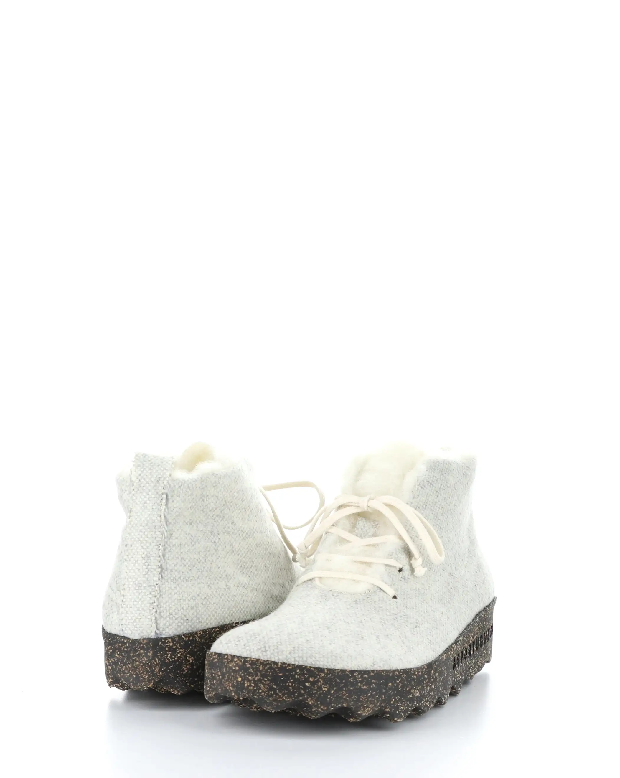 CAKE136ASP White Round Toe Boots