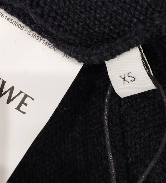 LOEWE  |Asymmetric V-neck sweater in cashmere