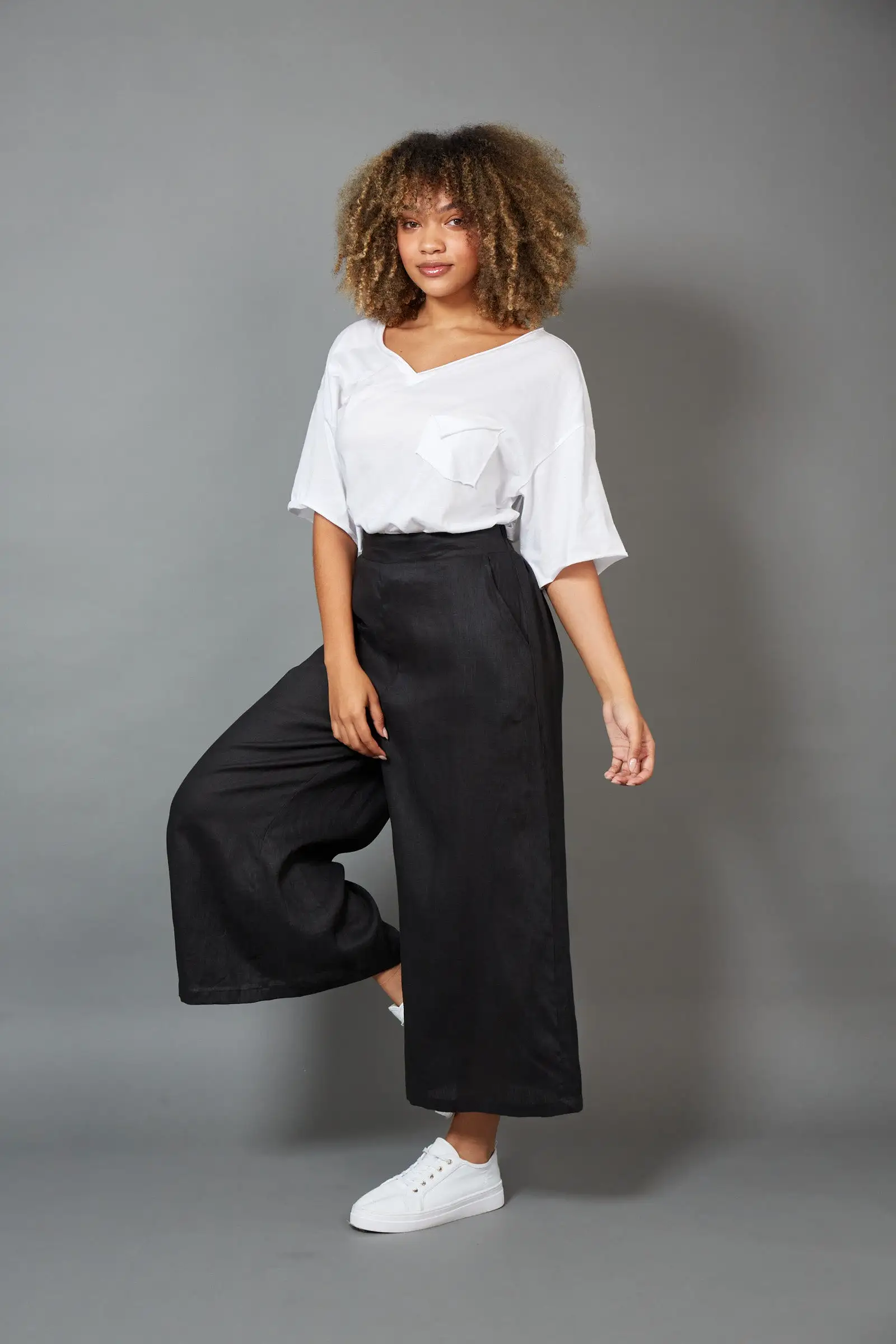 Studio Crop Linen Pant - Black