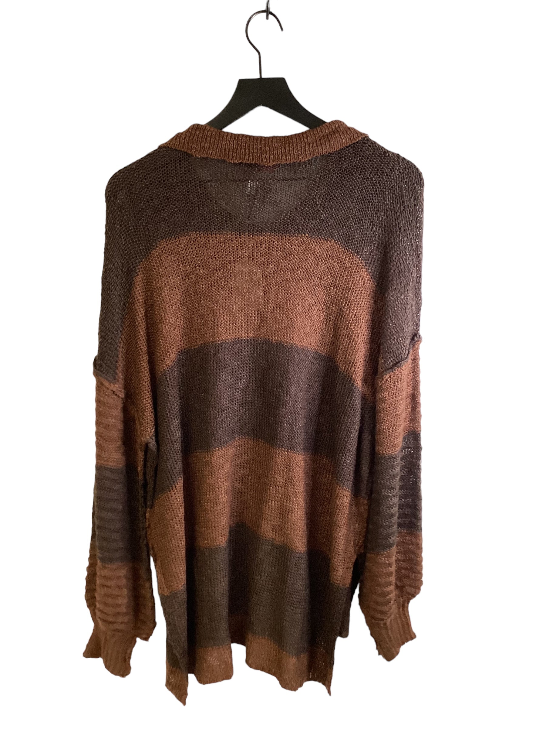 Sweater By Clothes Mentor  Size: L