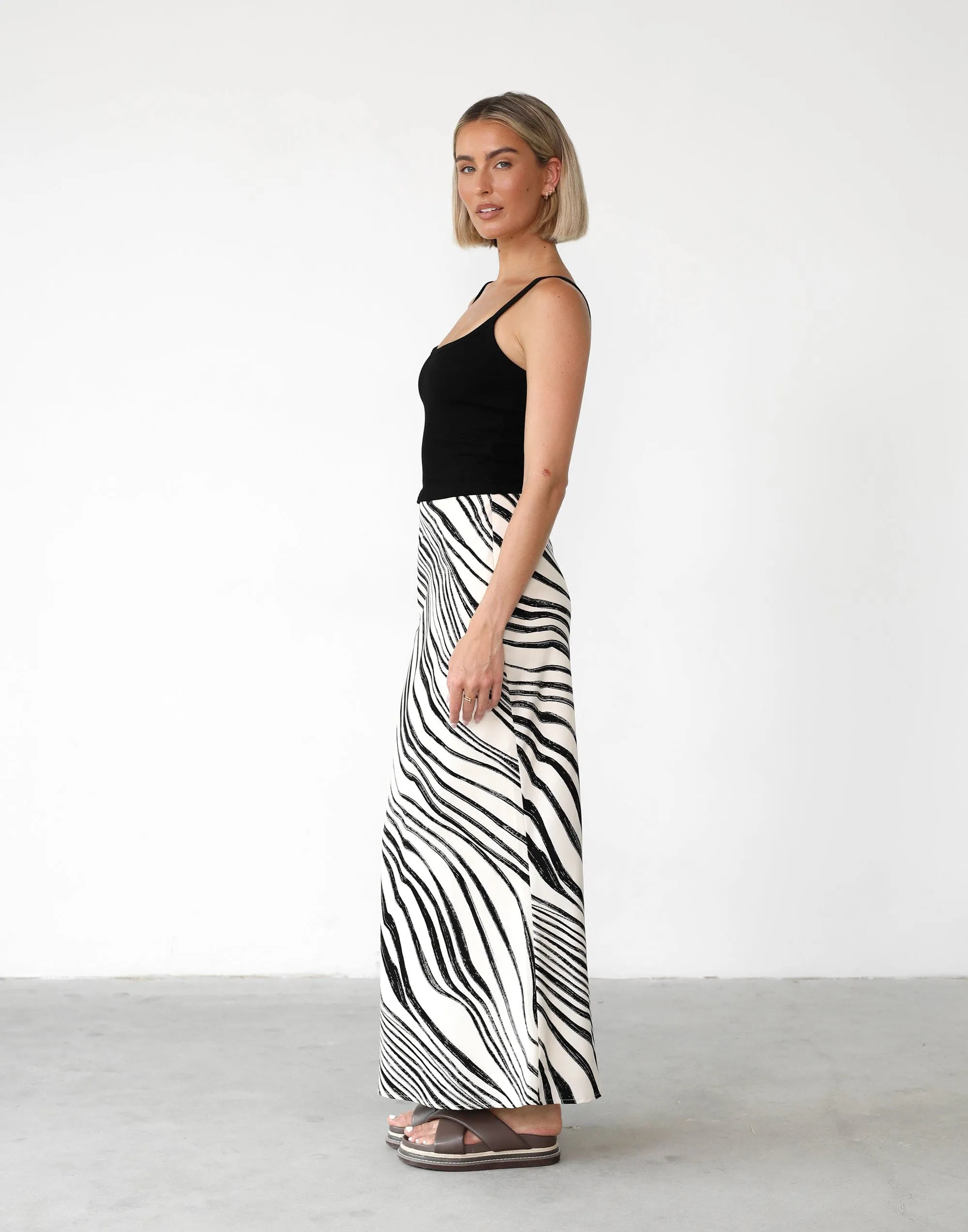 Sye Maxi Skirt (White/Black Print)